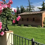 Apartment In Mit Gemeinschaftspool- Grill Und Garten By Interhome